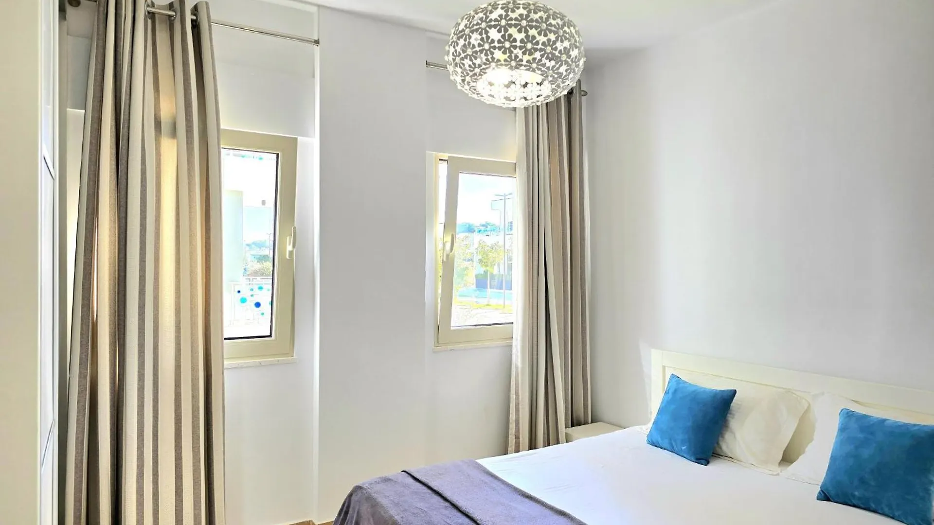Sunny Beach Apartments - 147 Durrës